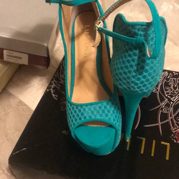 Heels - Picture 4 of 7